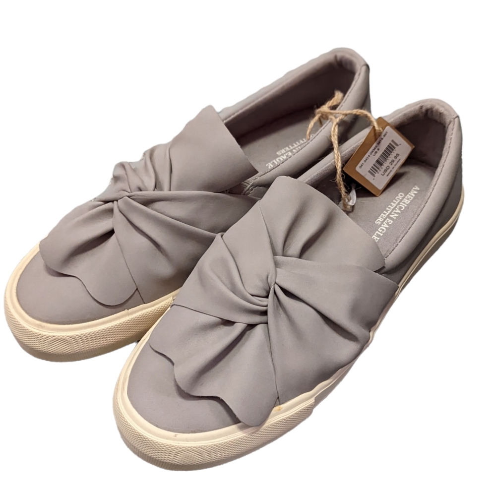 American Eagle Bow Sneakers / Size 8 / Grey / New
